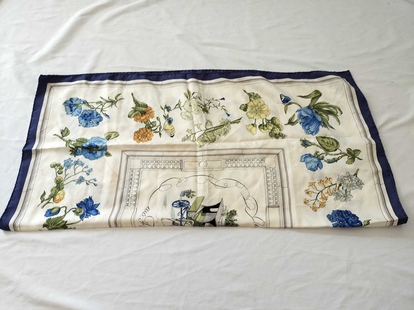HERMES Carré Flowering Coastal Street Scarf