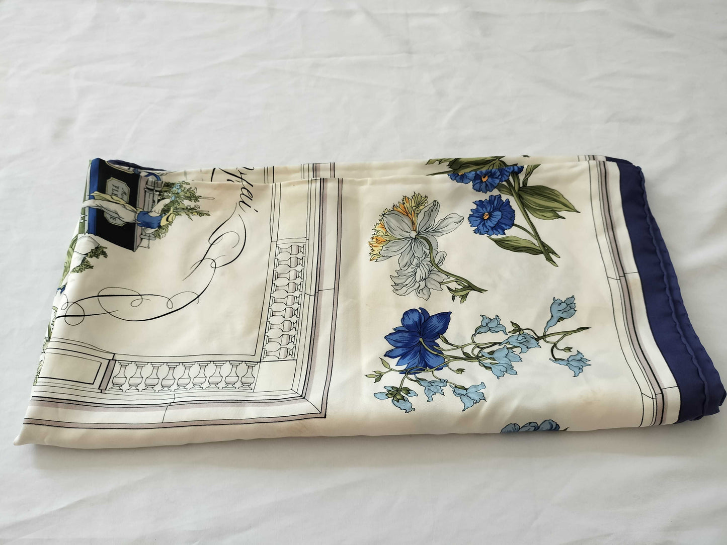 HERMES Carré Flowering Coastal Street Scarf