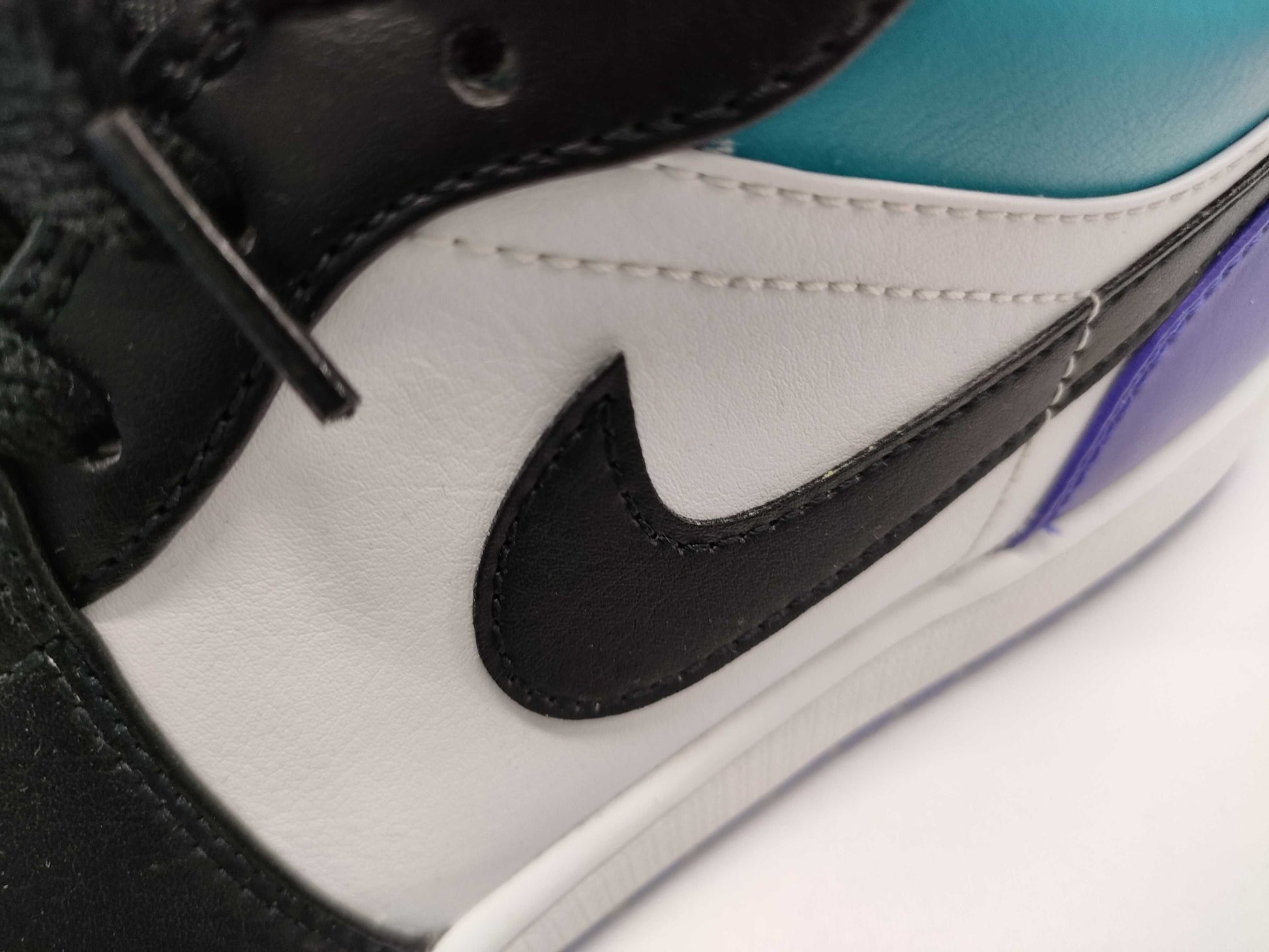 NIKE 553558-154 Air Jordan 1 Low Bright Concord Sneakers