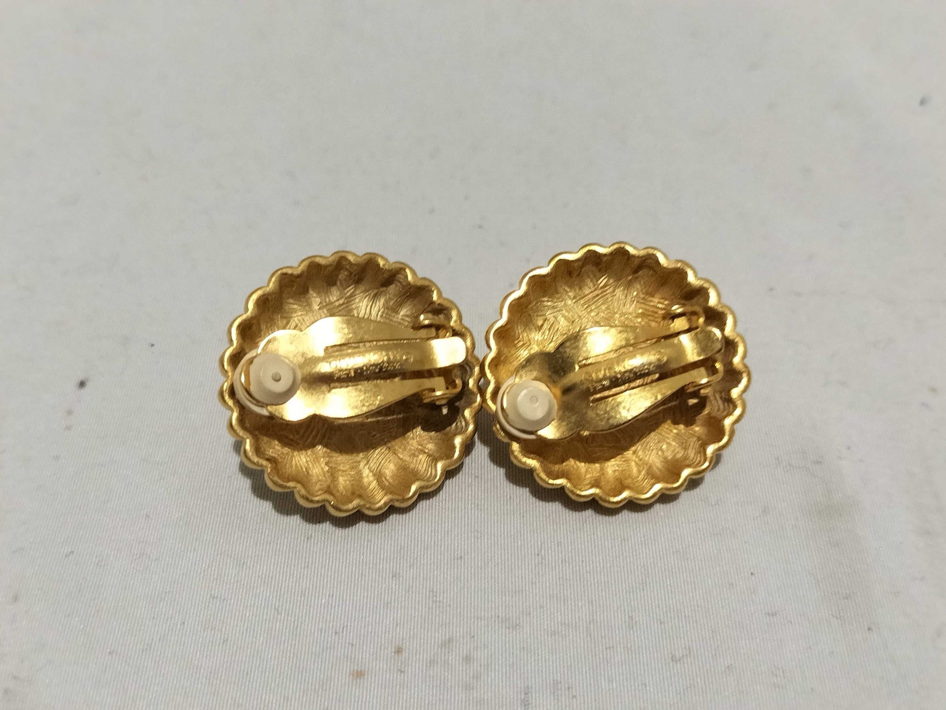 GIVENCHY Pearl Earrings/Brooch Accessories Summary Accessories Summary 