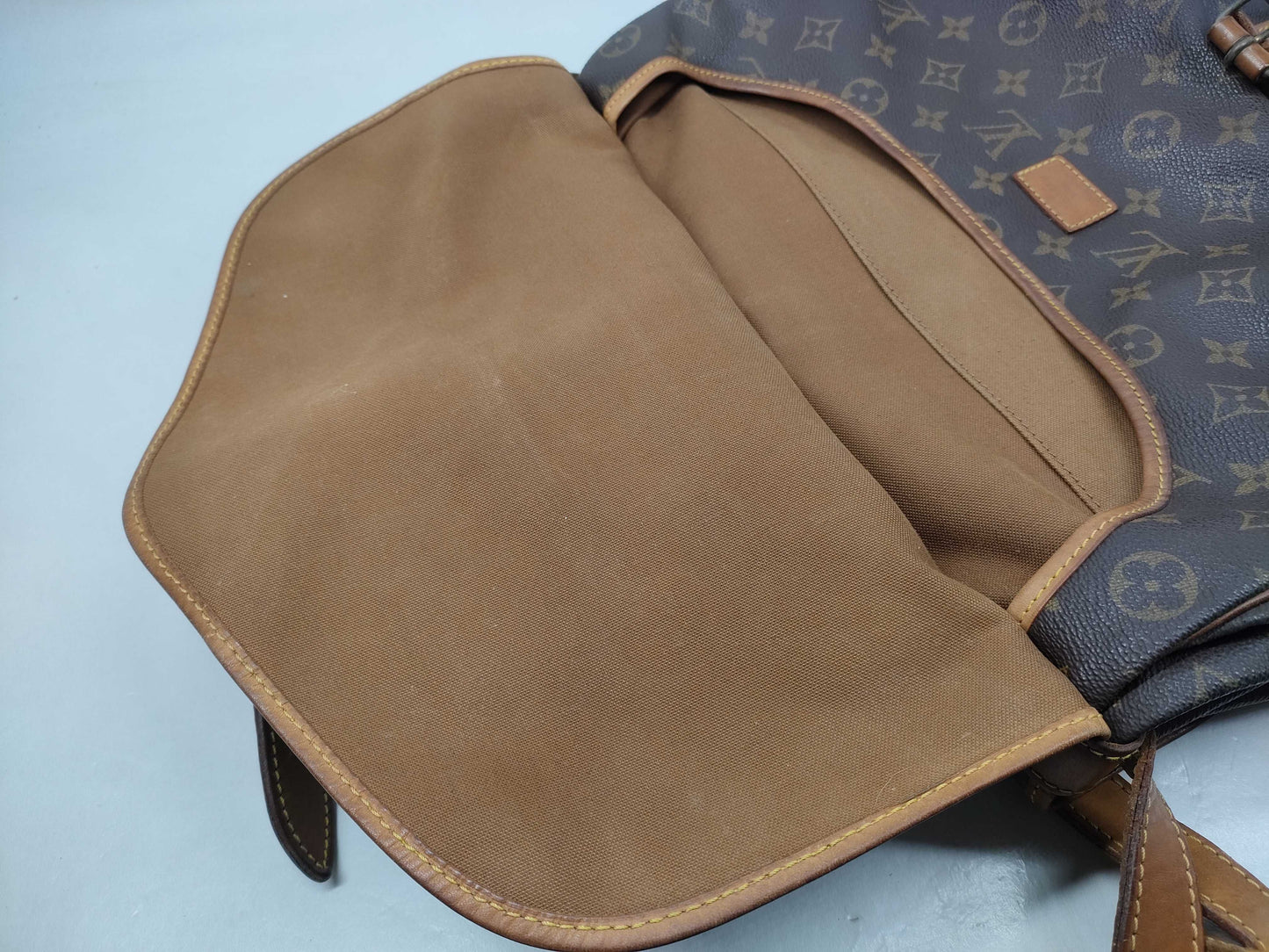 LOUIS VUITTON Monogram M42254 Saumur 35 Shoulder Bag