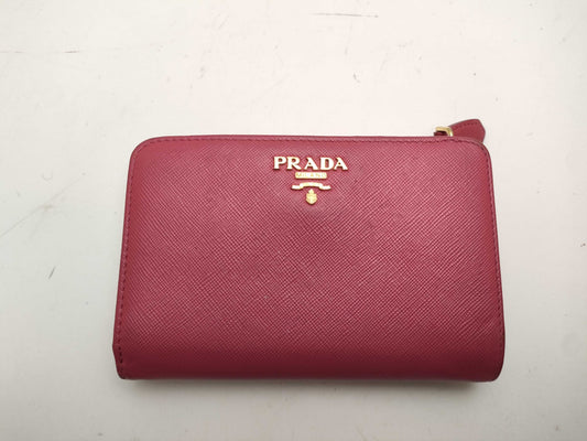 PRADA Saffiano Wallet/Consideration Wallet