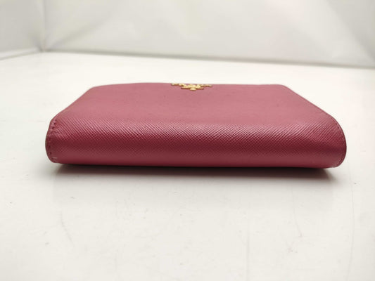 PRADA Saffiano Wallet/Consideration Wallet