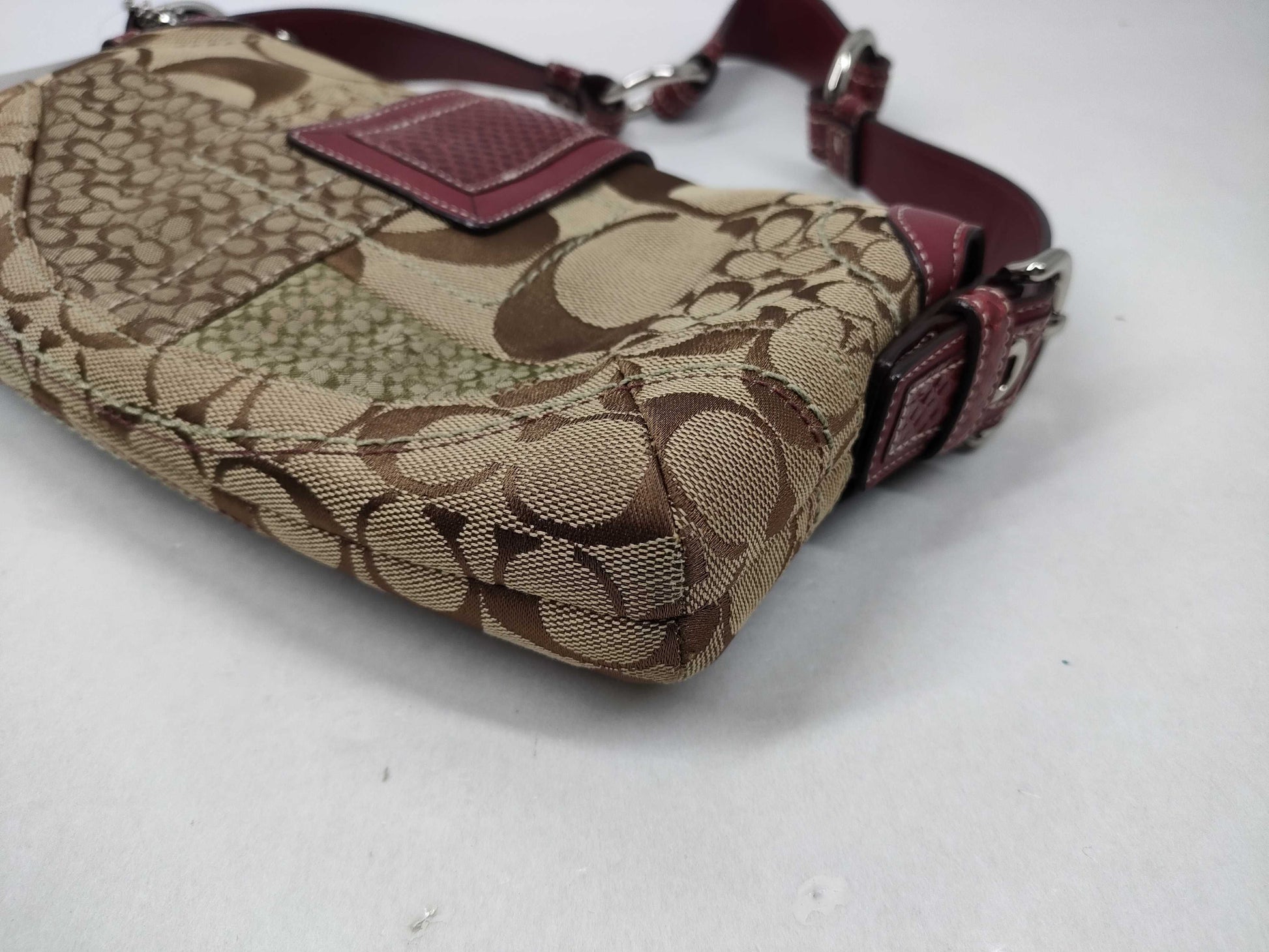 COACH Signature 10087 Shoulder Bag