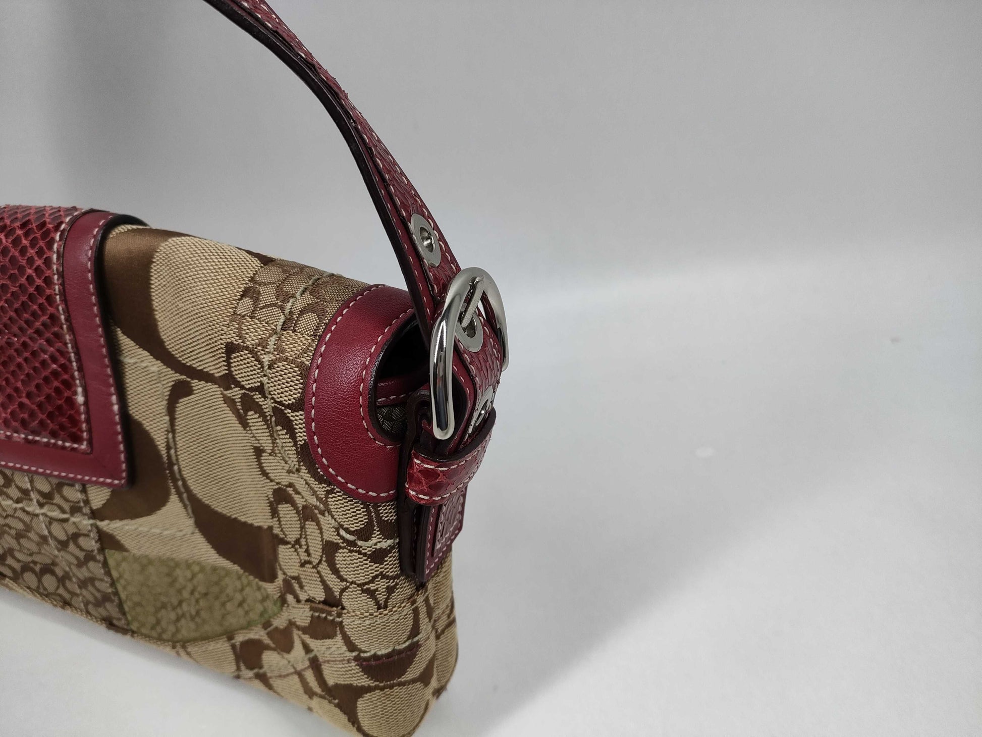 COACH Signature 10087 Shoulder Bag