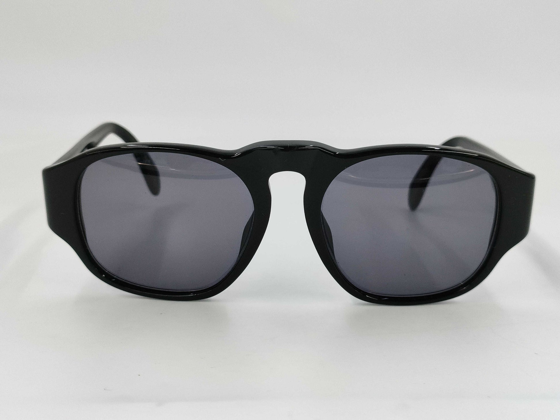  CHANEL Coco Mark Gold Hardware Black 01452 94305 Case and Box Included Sunglasses/Eyeglasses