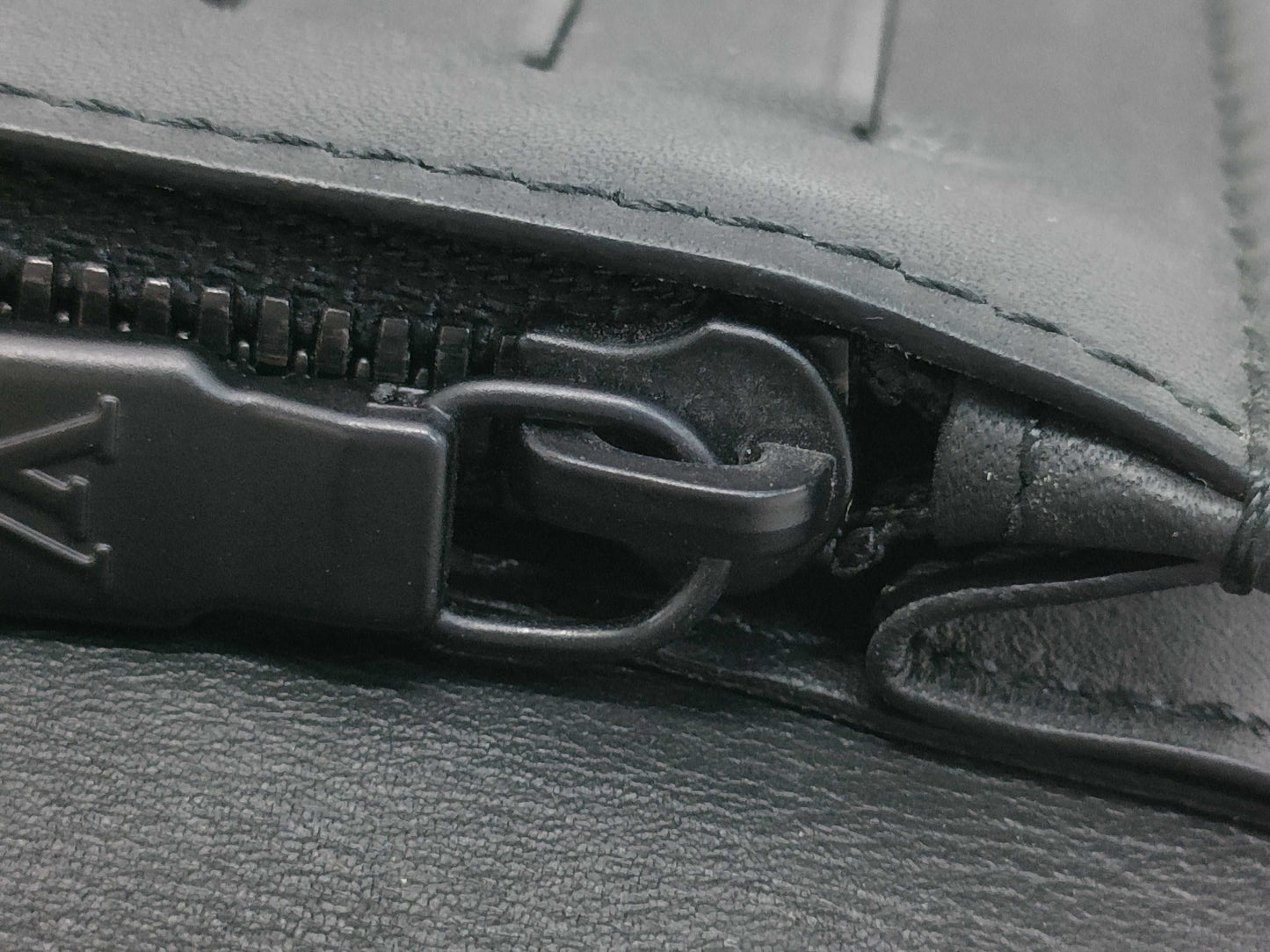 LOUIS VUITTON Empreinte Portefeuille Brazza Wallet