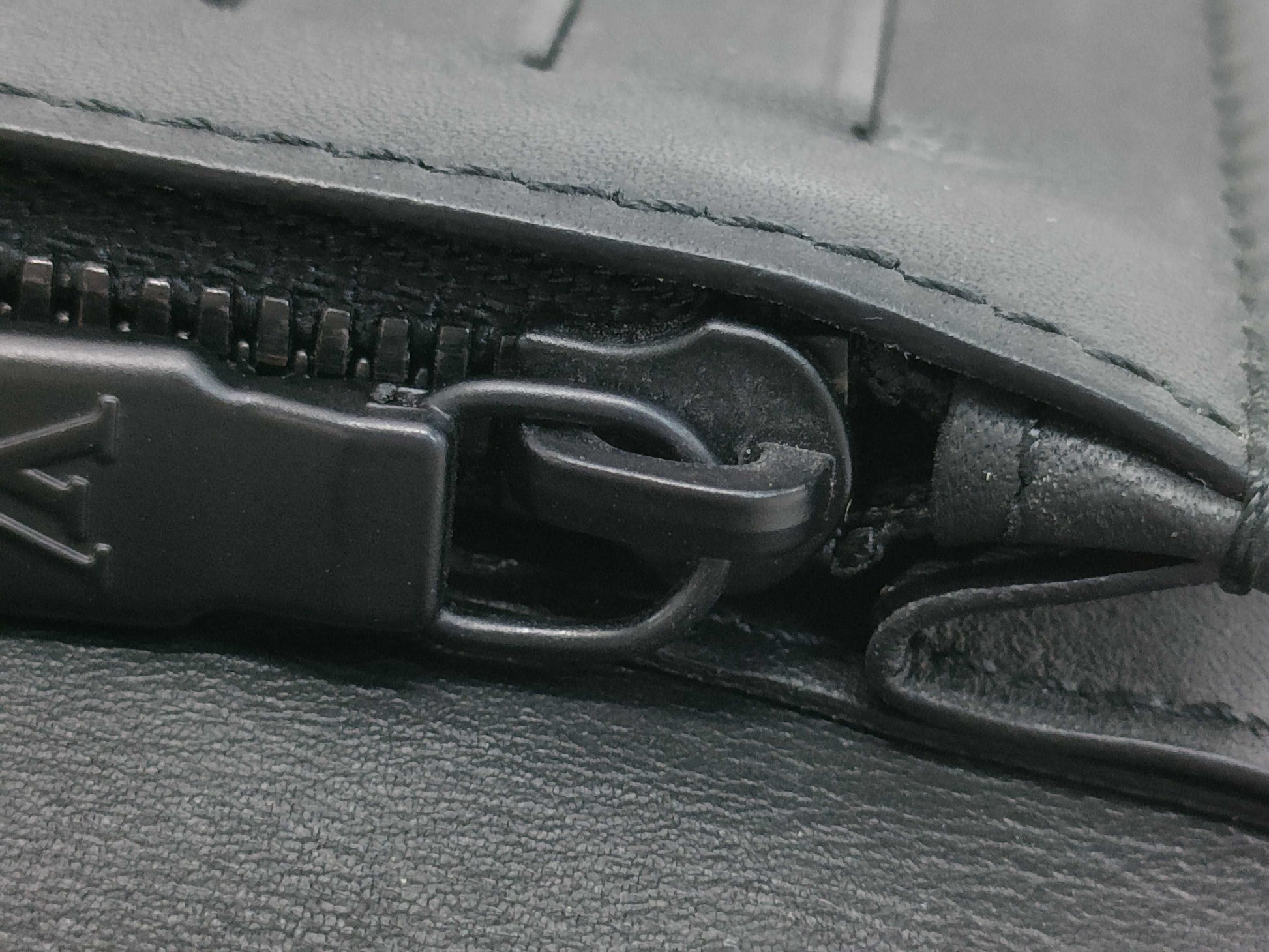 LOUIS VUITTON Empreinte Portefeuille Brazza Wallet