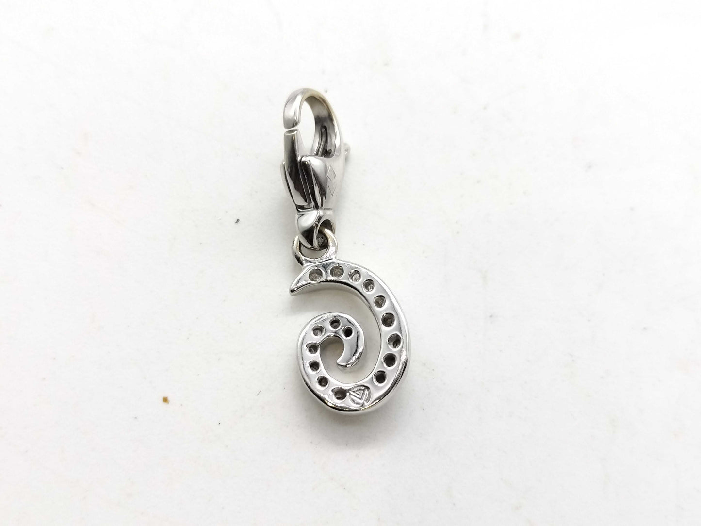 Diamond 750 1.5g Charm 