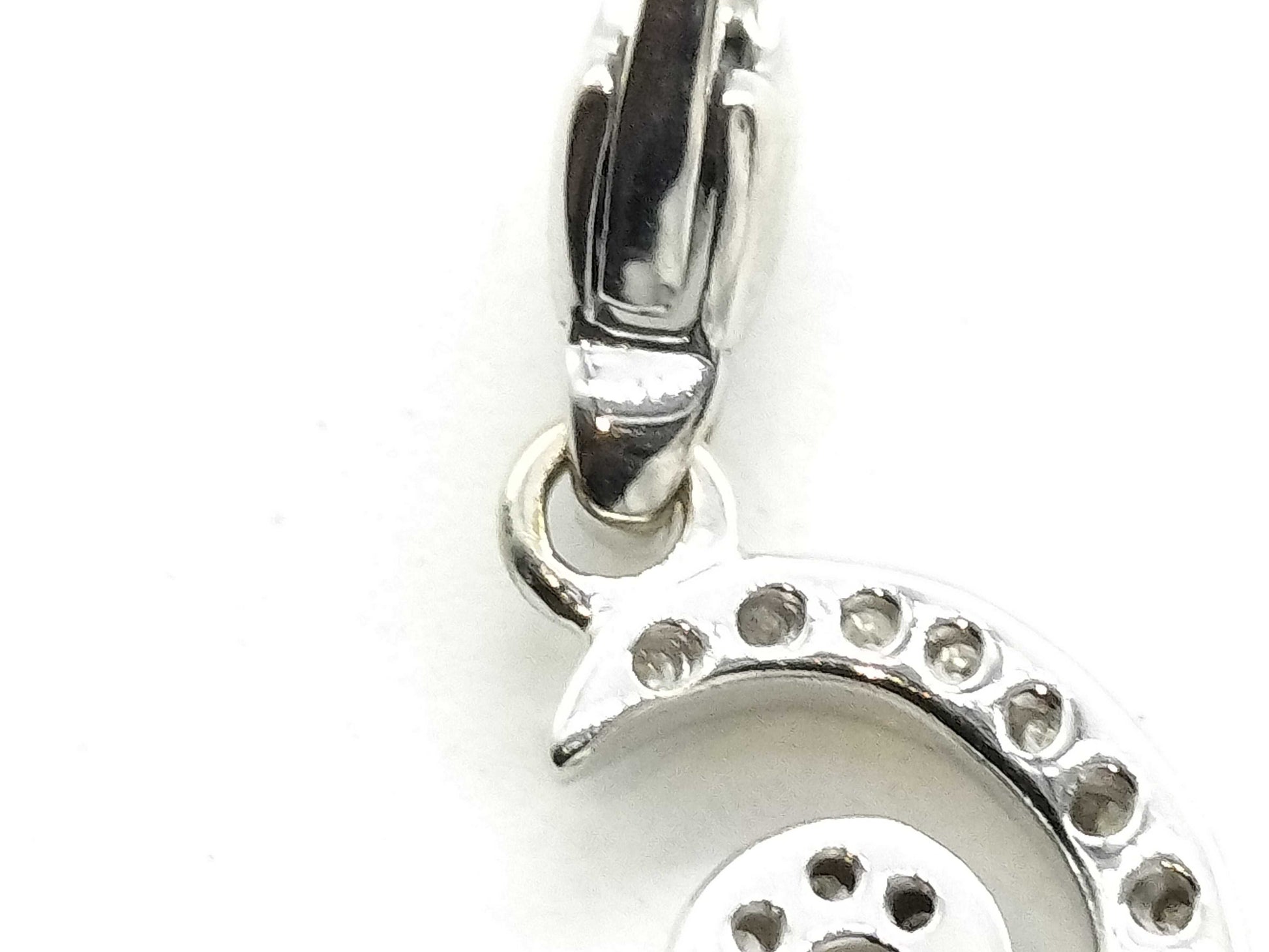 Diamond 750 1.5g Charm 