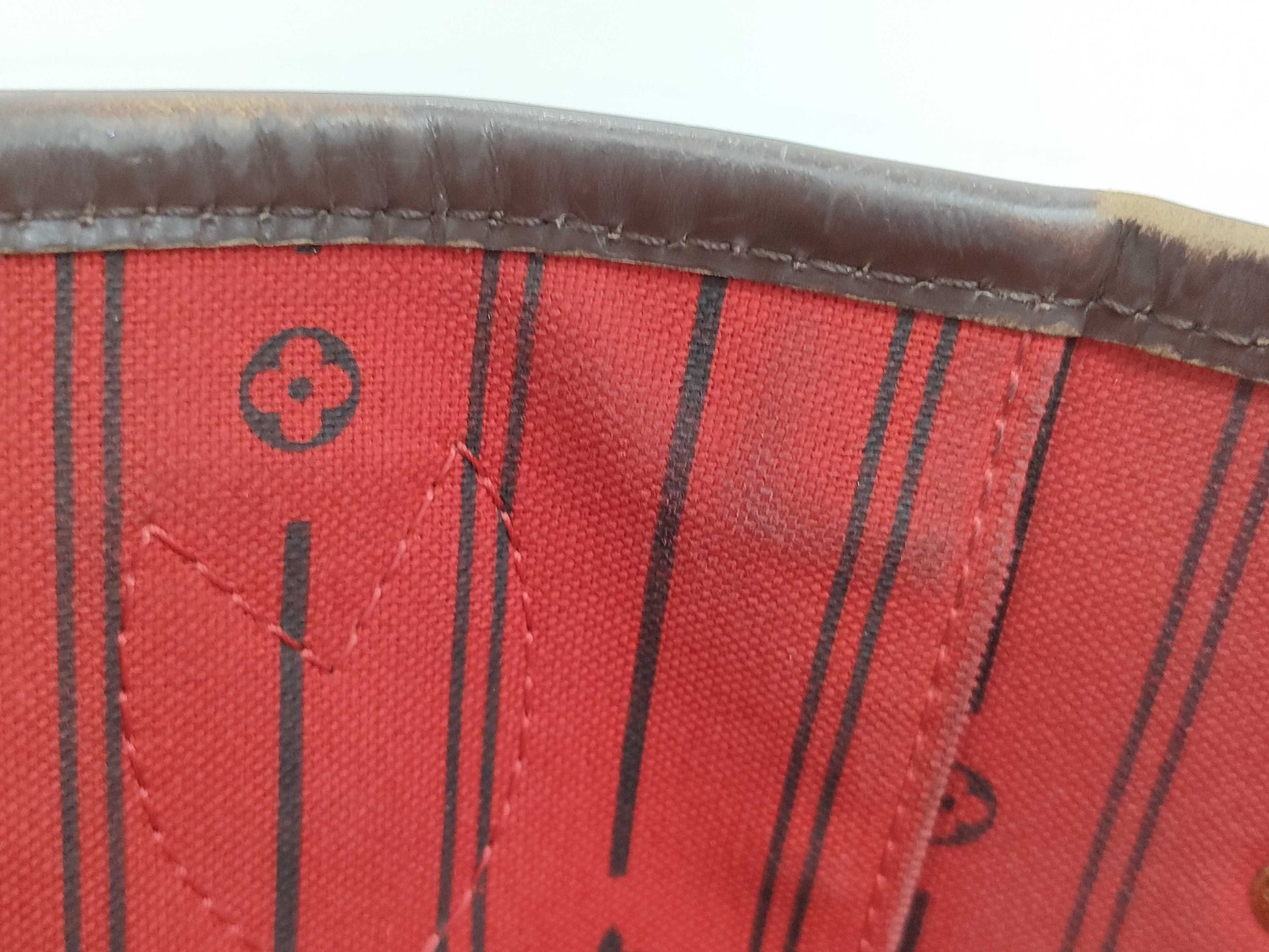 LOUIS VUITTON Damier Neverfull MM Tote Bag
