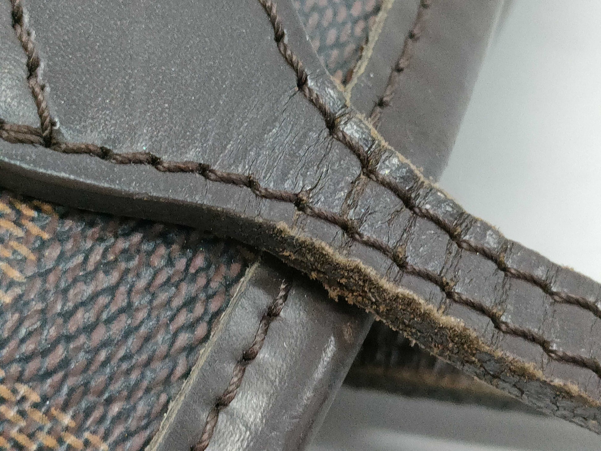 LOUIS VUITTON Damier Neverfull MM Tote Bag