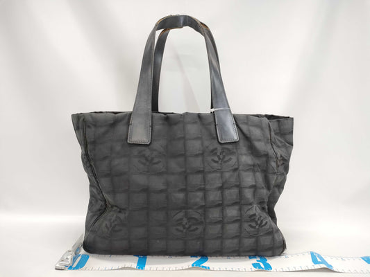 CHANEL Neutra Tote Bag