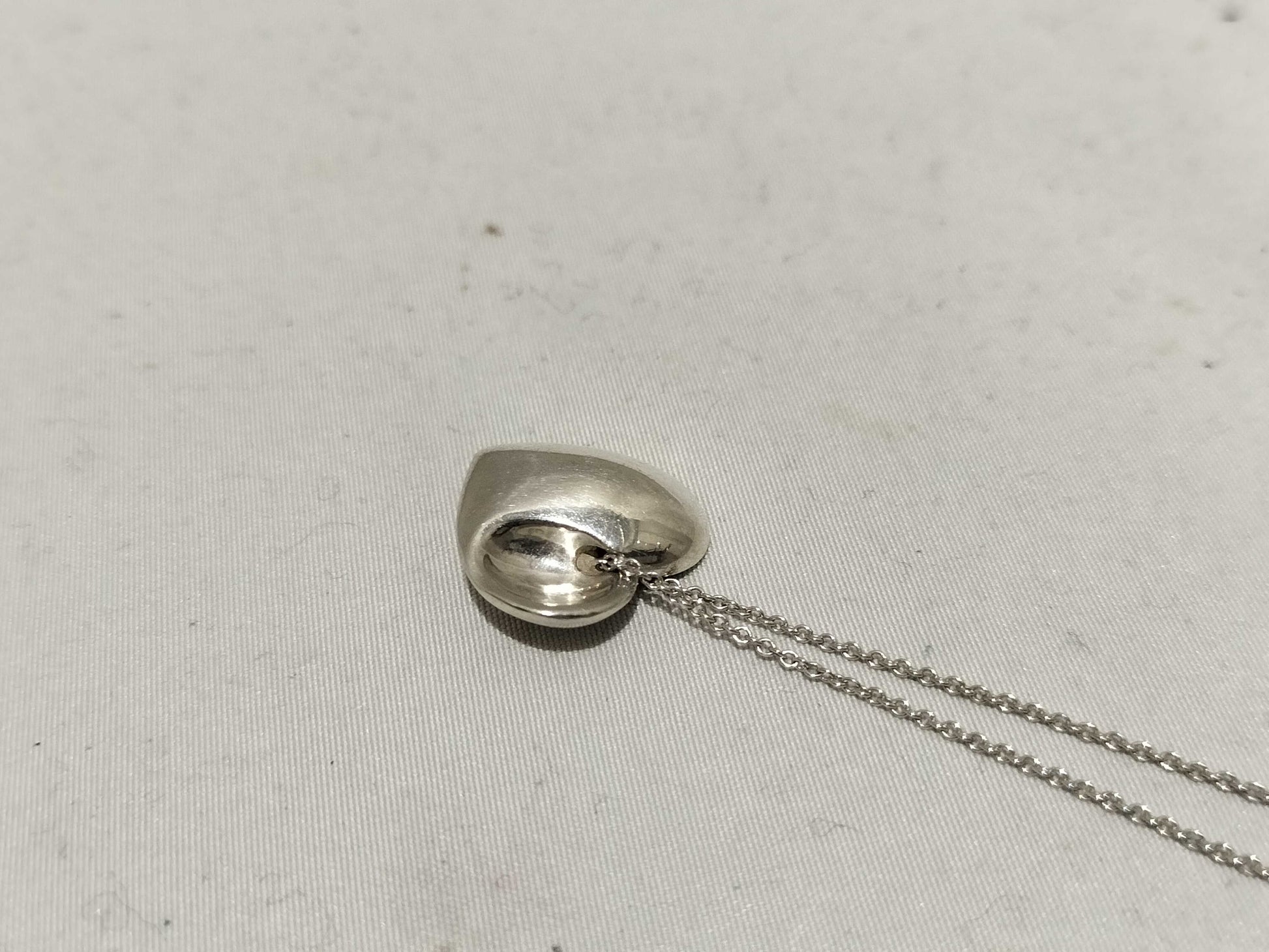 Tiffany & Co. Folded Heart 5.8g Necklace