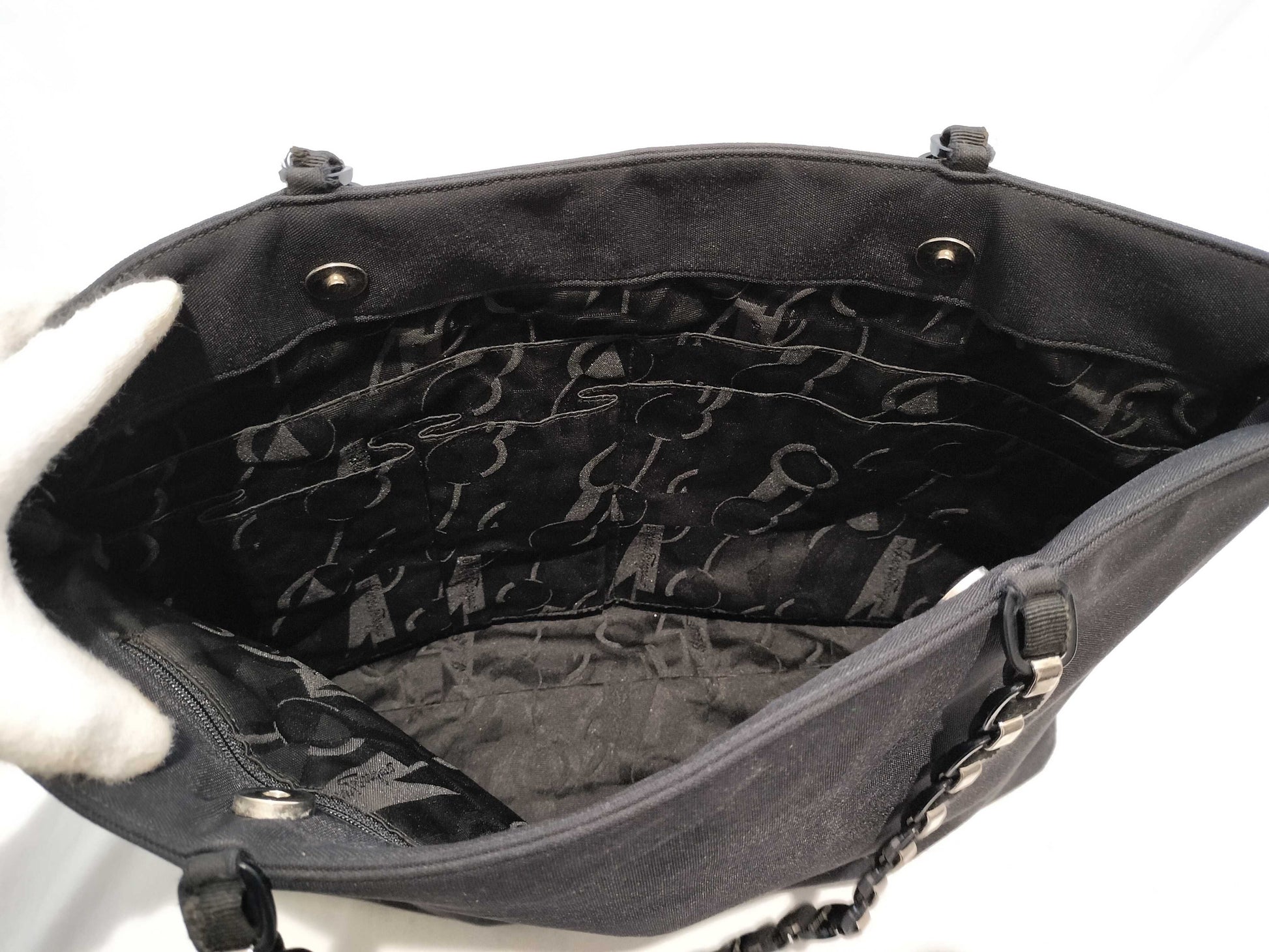 Salvatore Ferragamo Vara Vara Chain Shoulder Bag