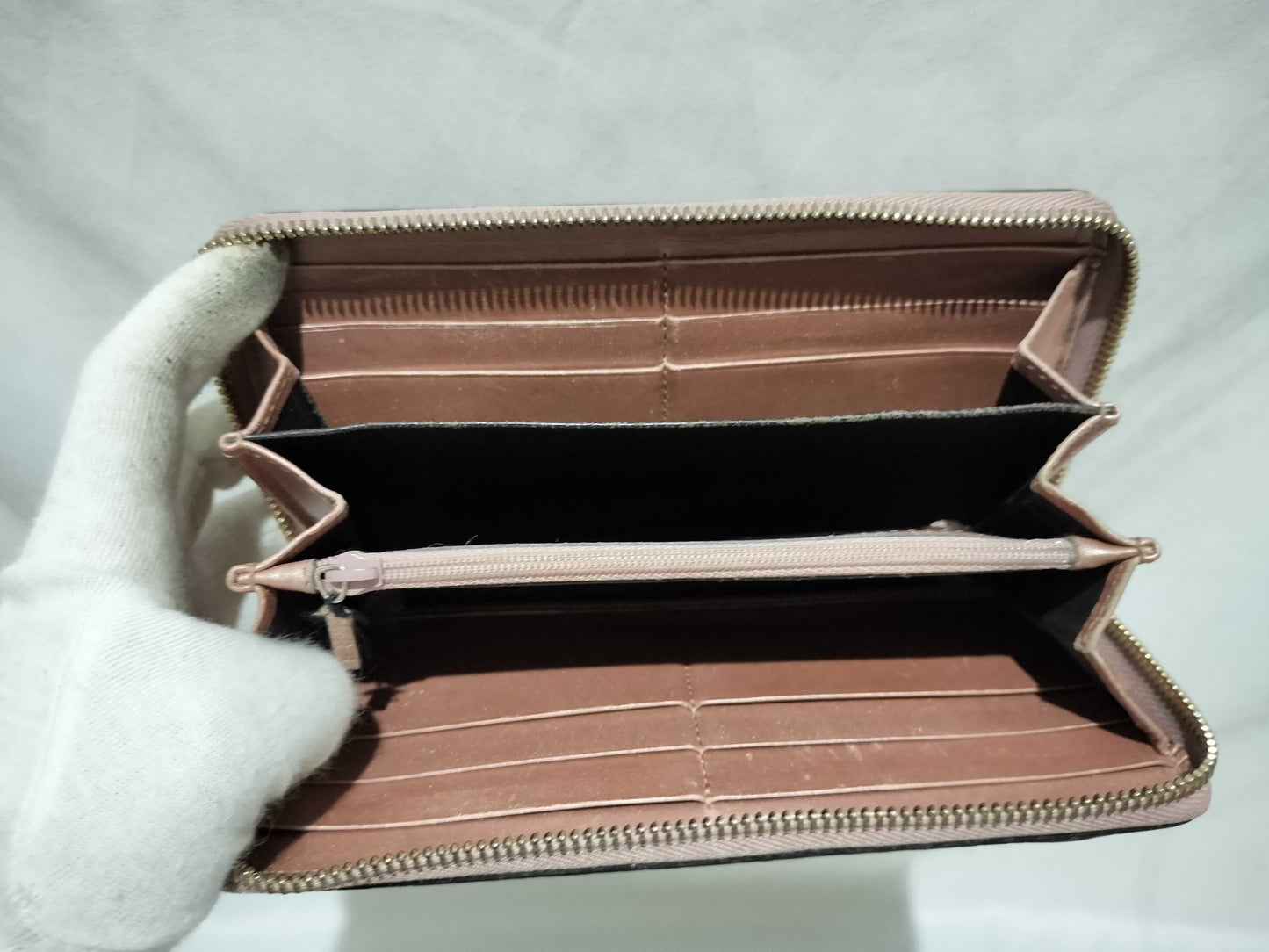 GUCCI Micro GG Enamel Wallet