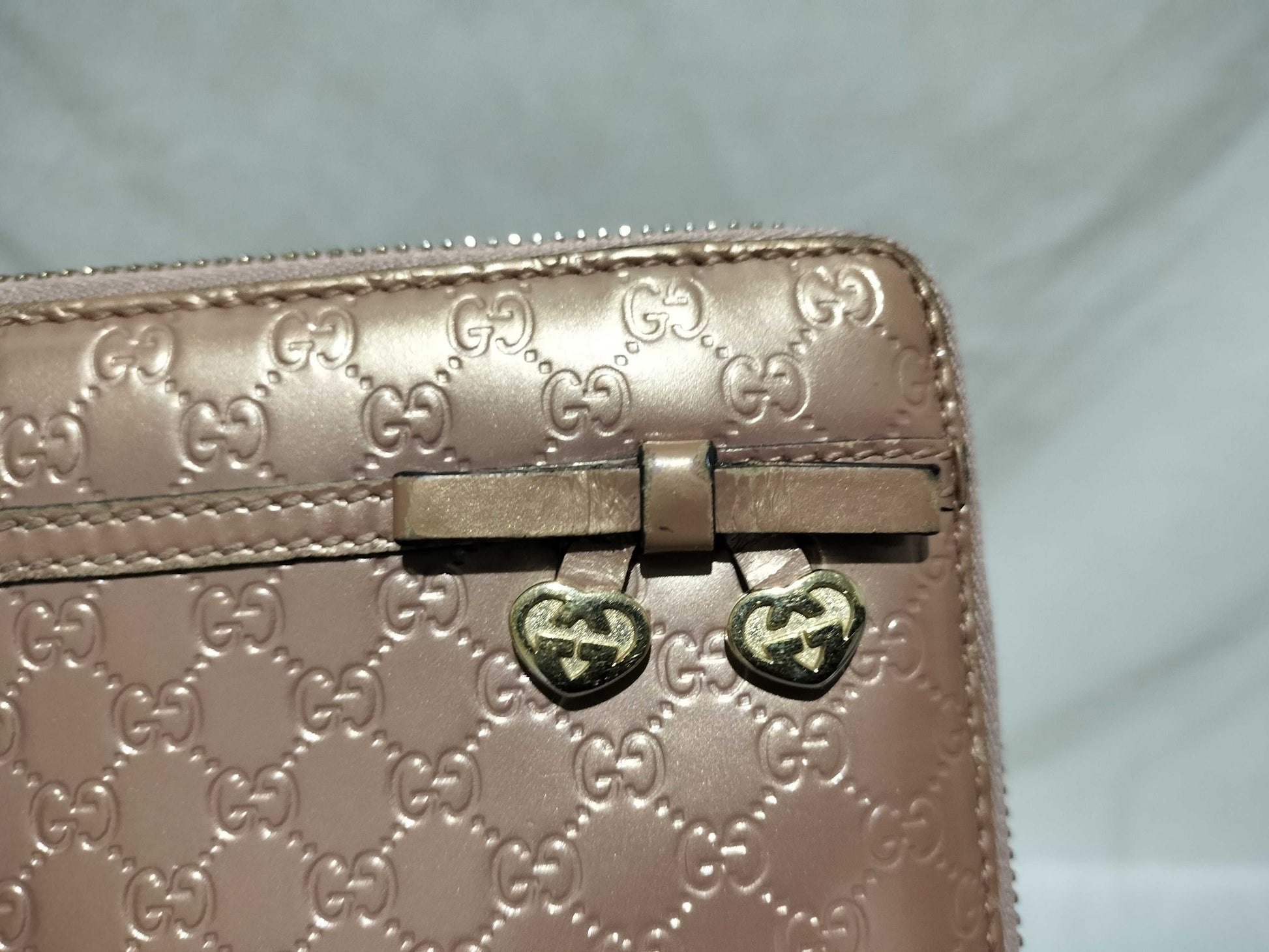 GUCCI Micro GG Enamel Wallet