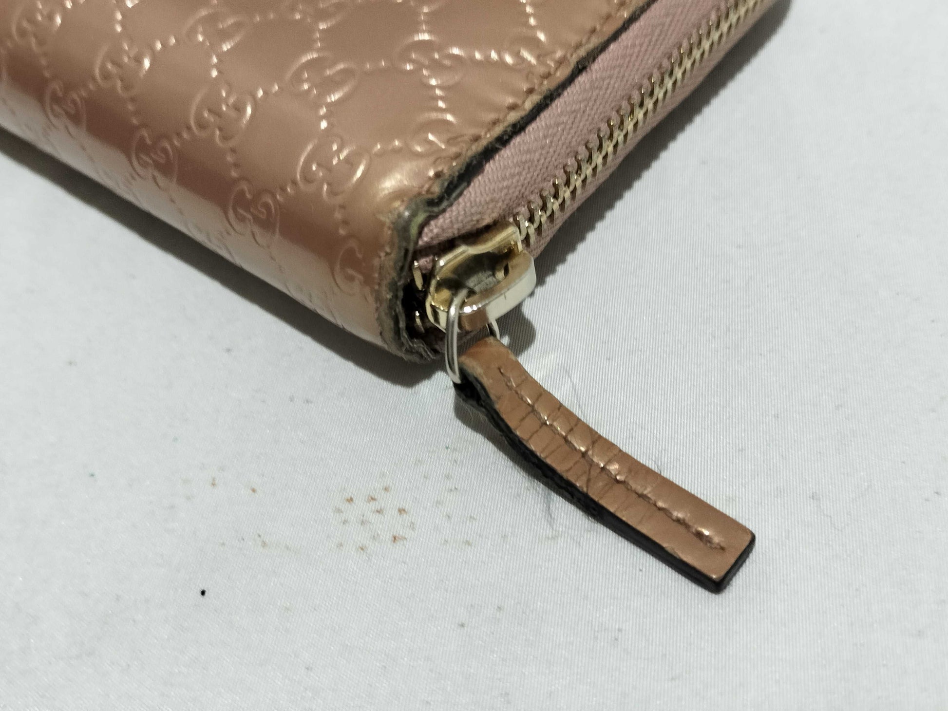GUCCI Micro GG Enamel Wallet