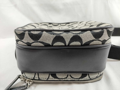 COACH Signature J055-4270 Shoulder Bag