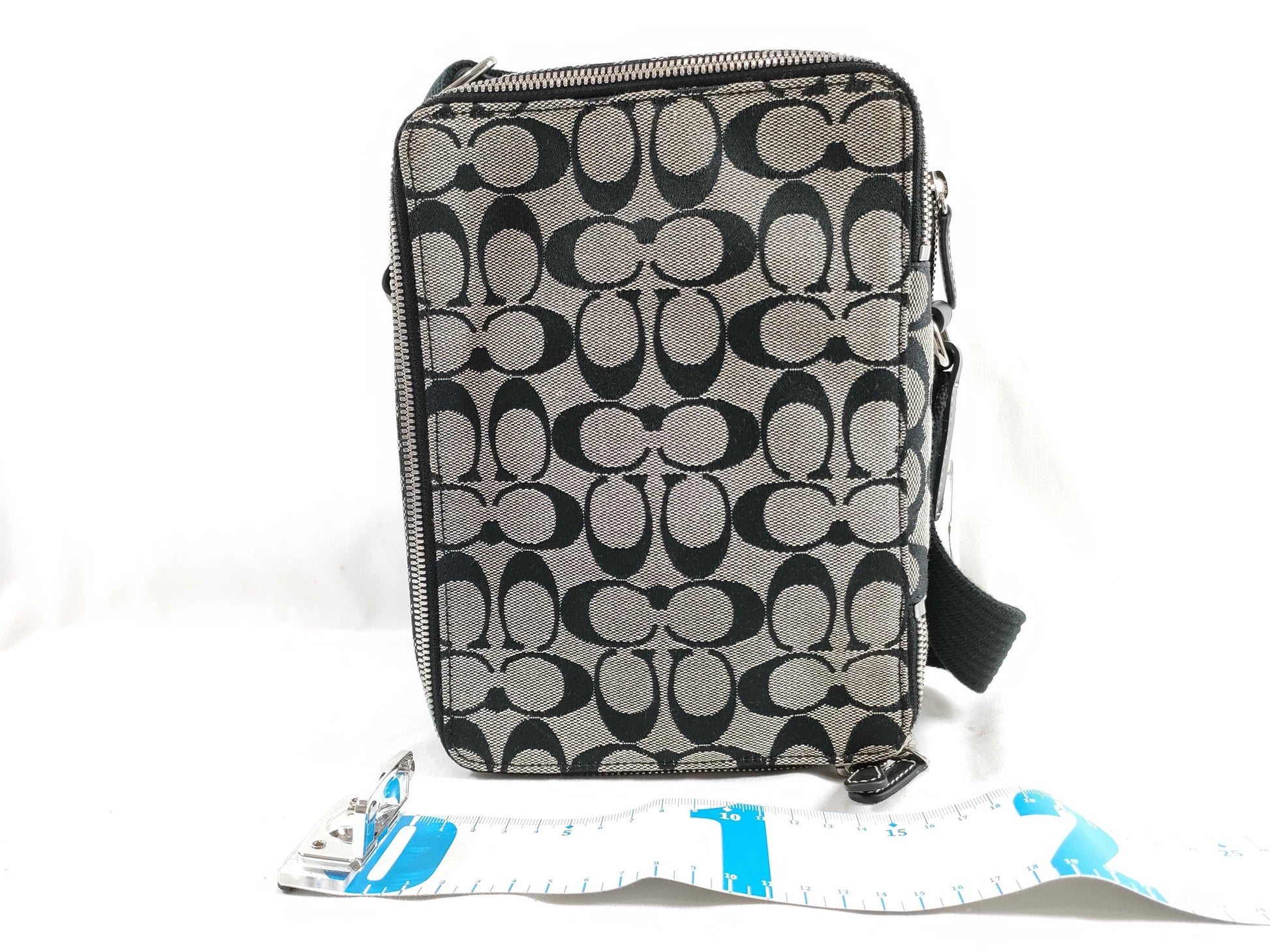 COACH Signature J055-4270 Shoulder Bag