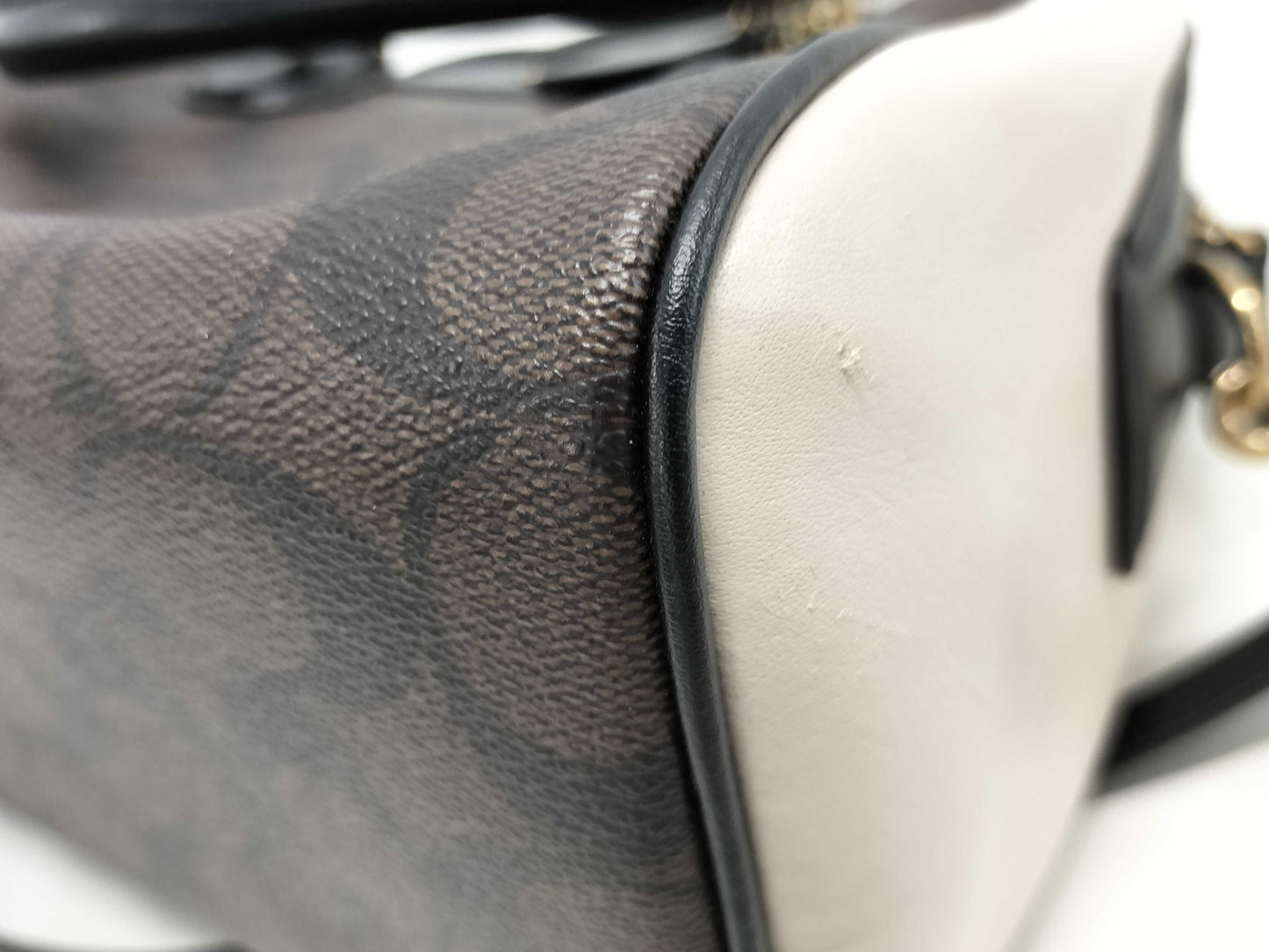 COACH Signature 68100 Handbag