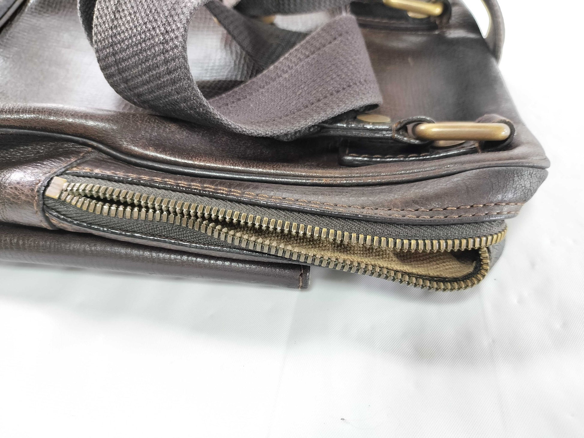 LOUIS VUITTON Unidentified Utah Iroquois Shoulder Bag