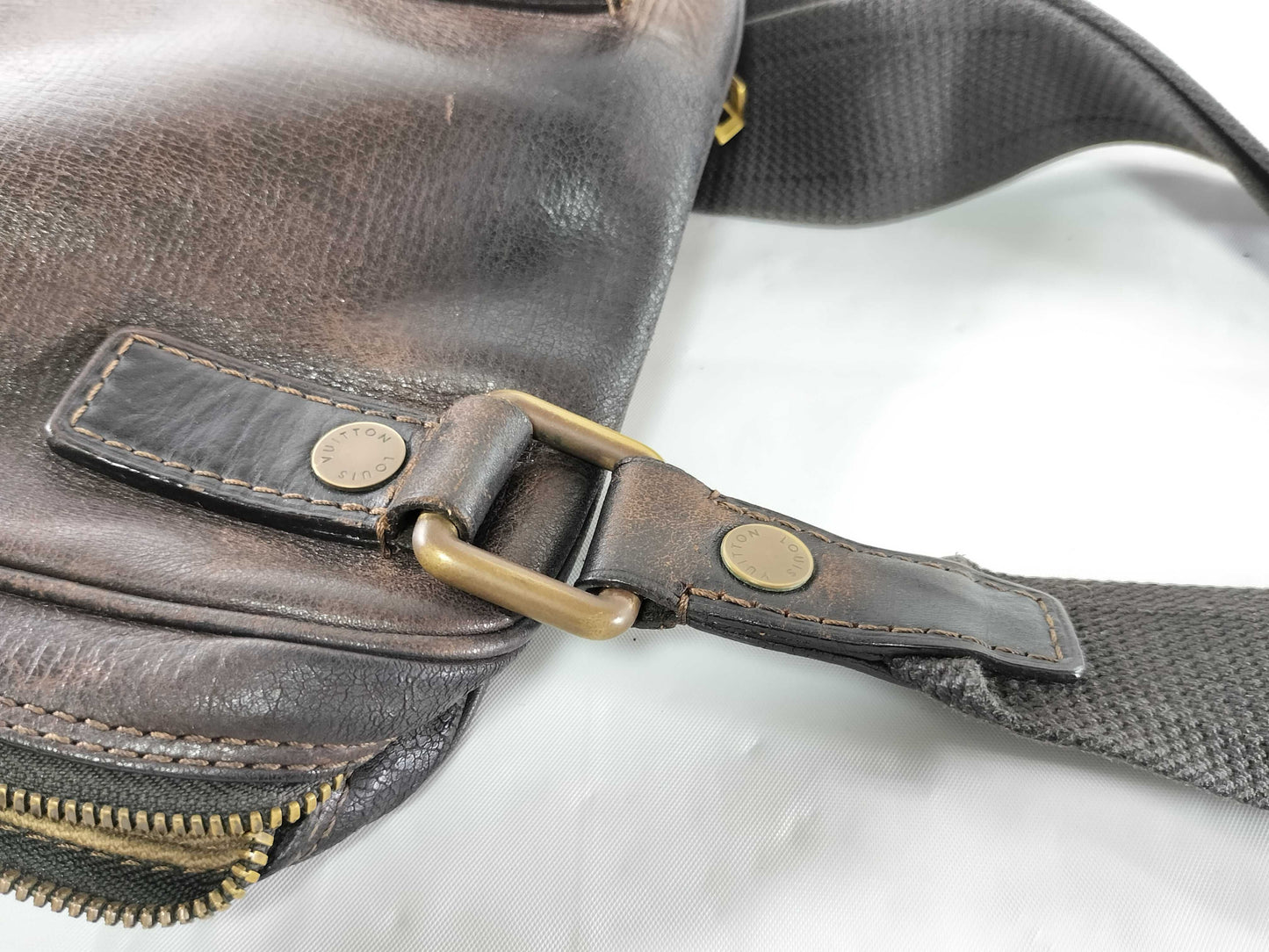 LOUIS VUITTON Unidentified Utah Iroquois Shoulder Bag
