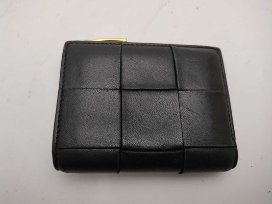 BOTTEGA VENETA Intrecciato Maxi Intrecciato Wallet Compact Wallet
