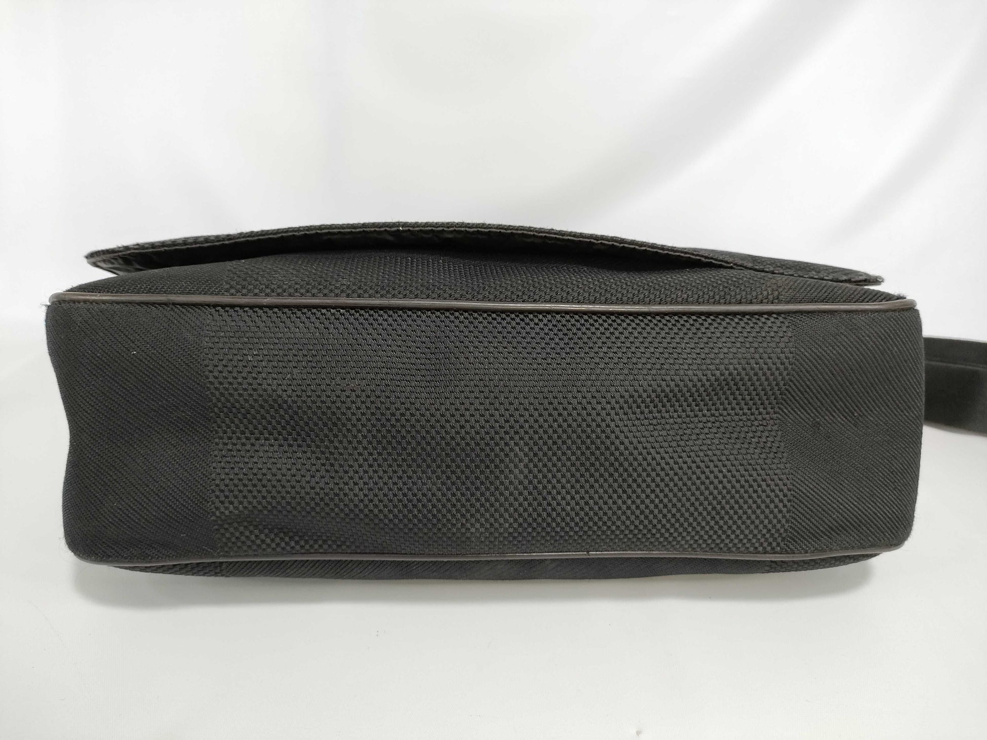 LOUIS VUITTON [Model Number] M93618 Damier Geant Messager Shoulder Bag Black Shoulder Bag