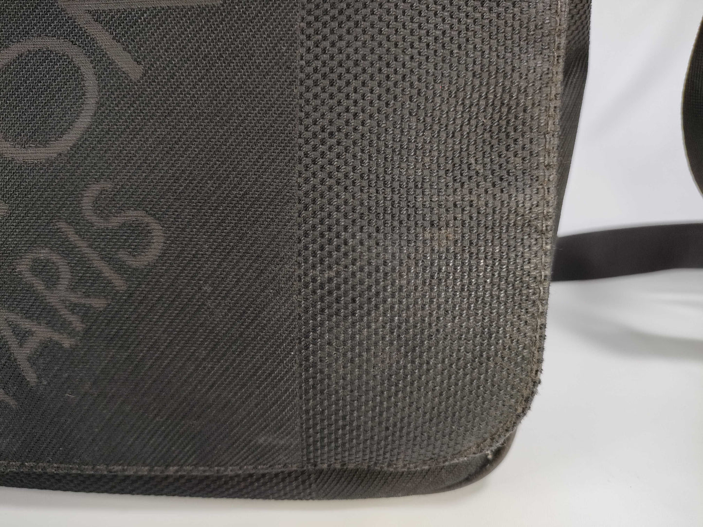 LOUIS VUITTON [Model Number] M93618 Damier Geant Messager Shoulder Bag Black Shoulder Bag