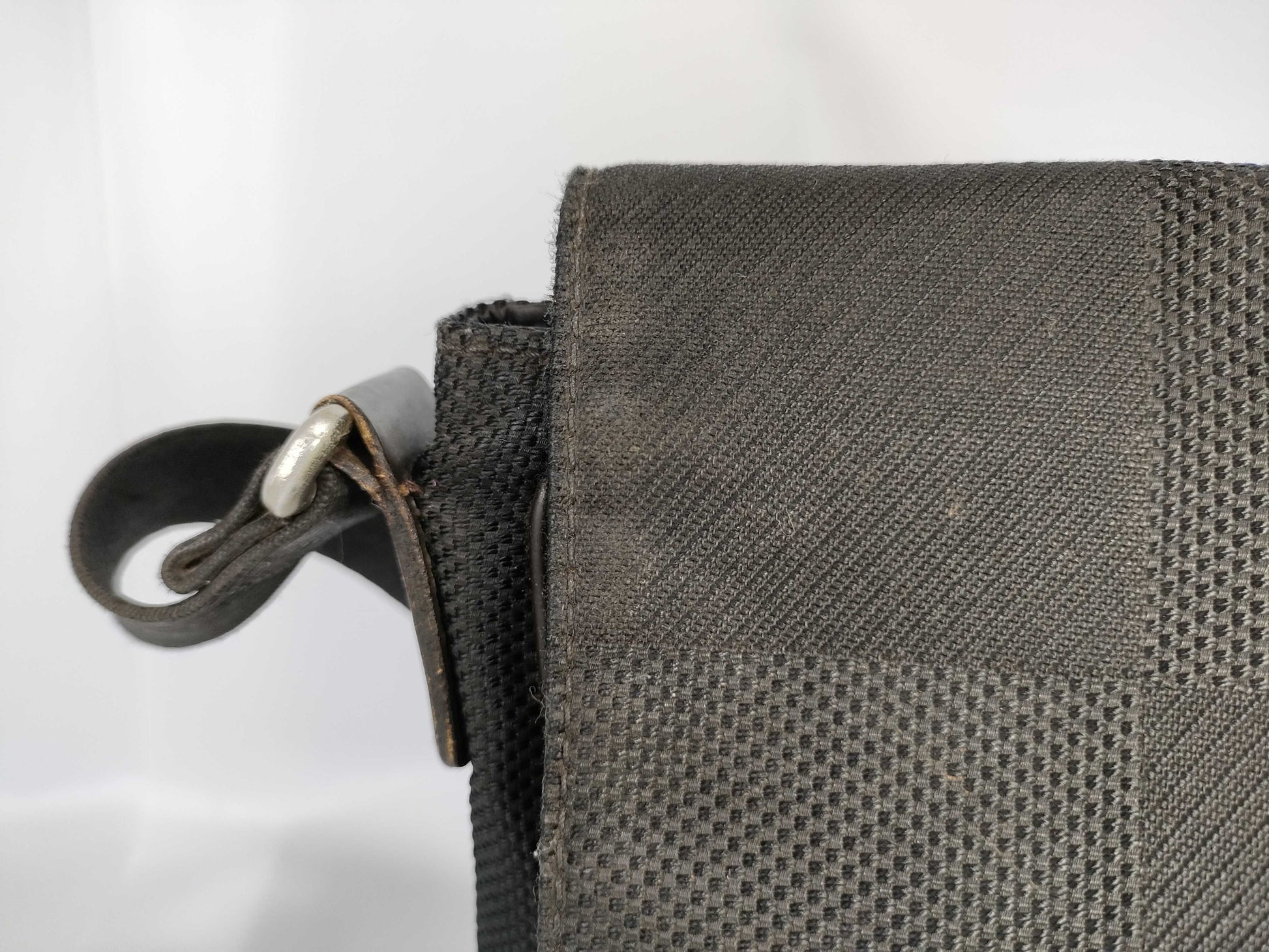 LOUIS VUITTON [Model Number] M93618 Damier Geant Messager Shoulder Bag Black Shoulder Bag