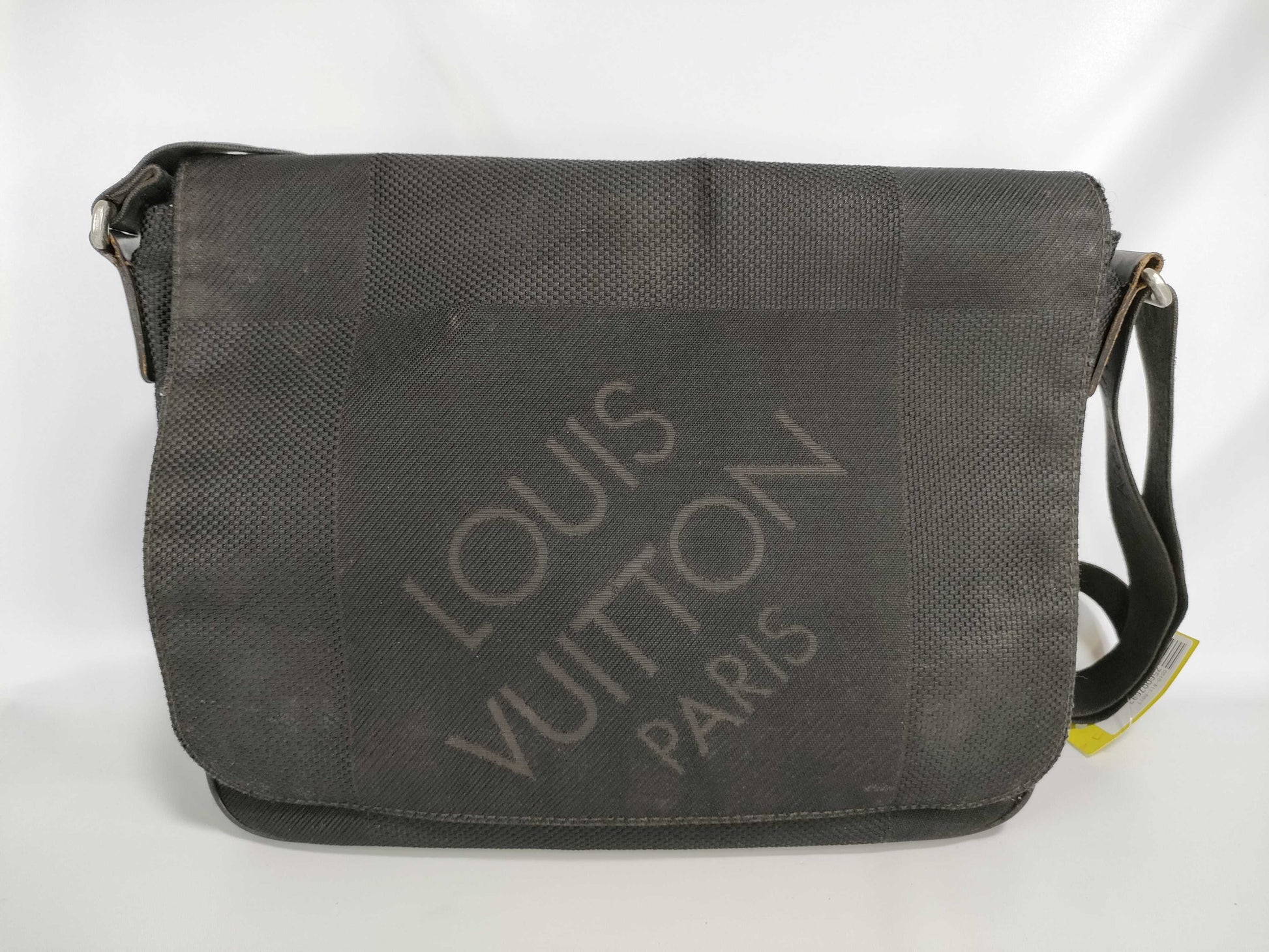 LOUIS VUITTON [Model Number] M93618 Damier Geant Messager Shoulder Bag Black Shoulder Bag