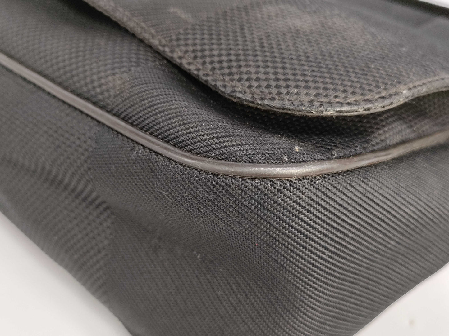 LOUIS VUITTON [Model Number] M93618 Damier Geant Messager Shoulder Bag Black Shoulder Bag