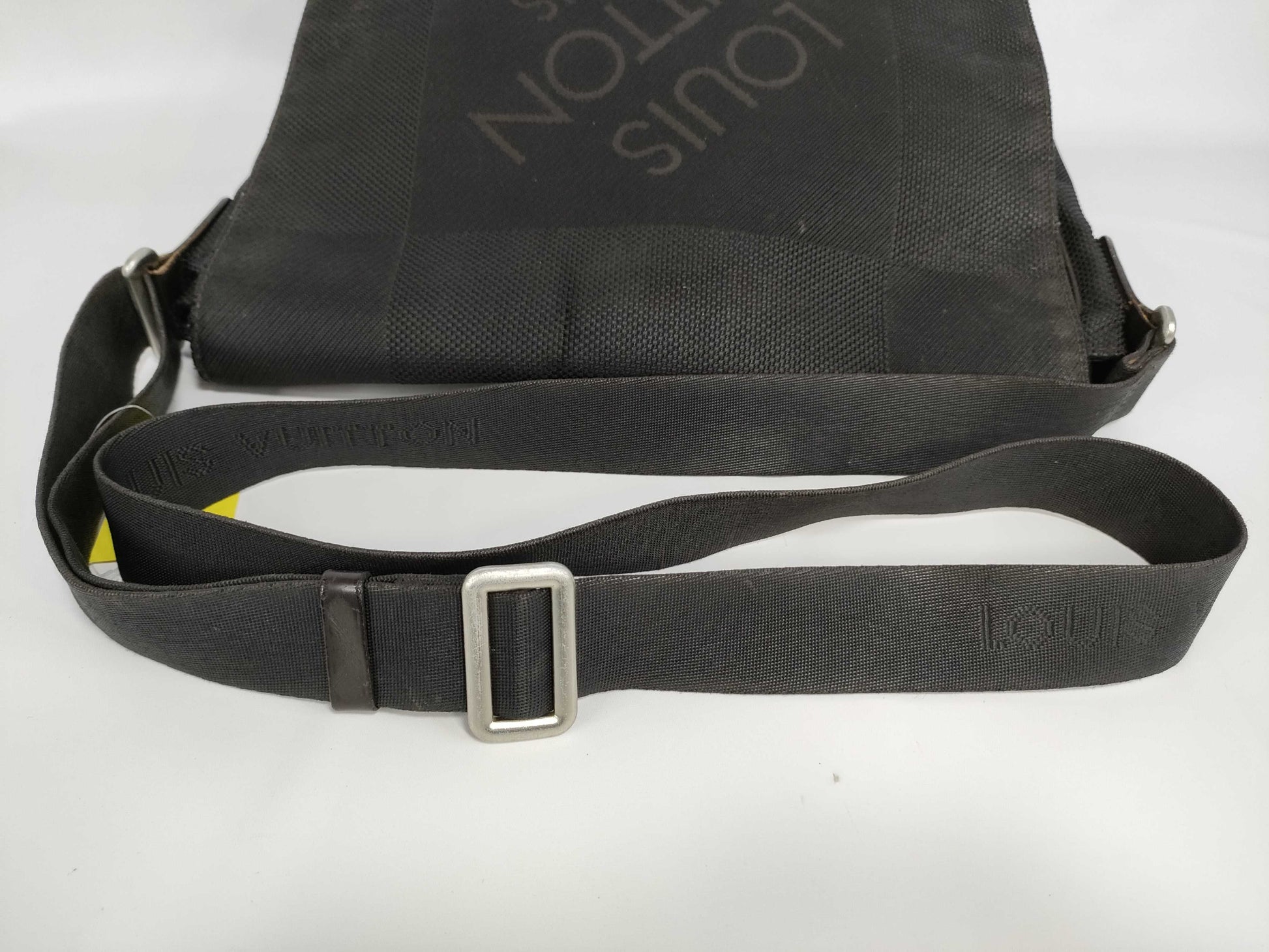 LOUIS VUITTON [Model Number] M93618 Damier Geant Messager Shoulder Bag Black Shoulder Bag