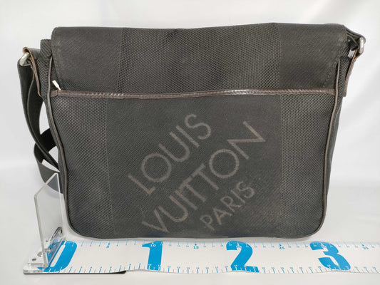 LOUIS VUITTON [Model Number] M93618 Damier Geant Messager Shoulder Bag Black Shoulder Bag