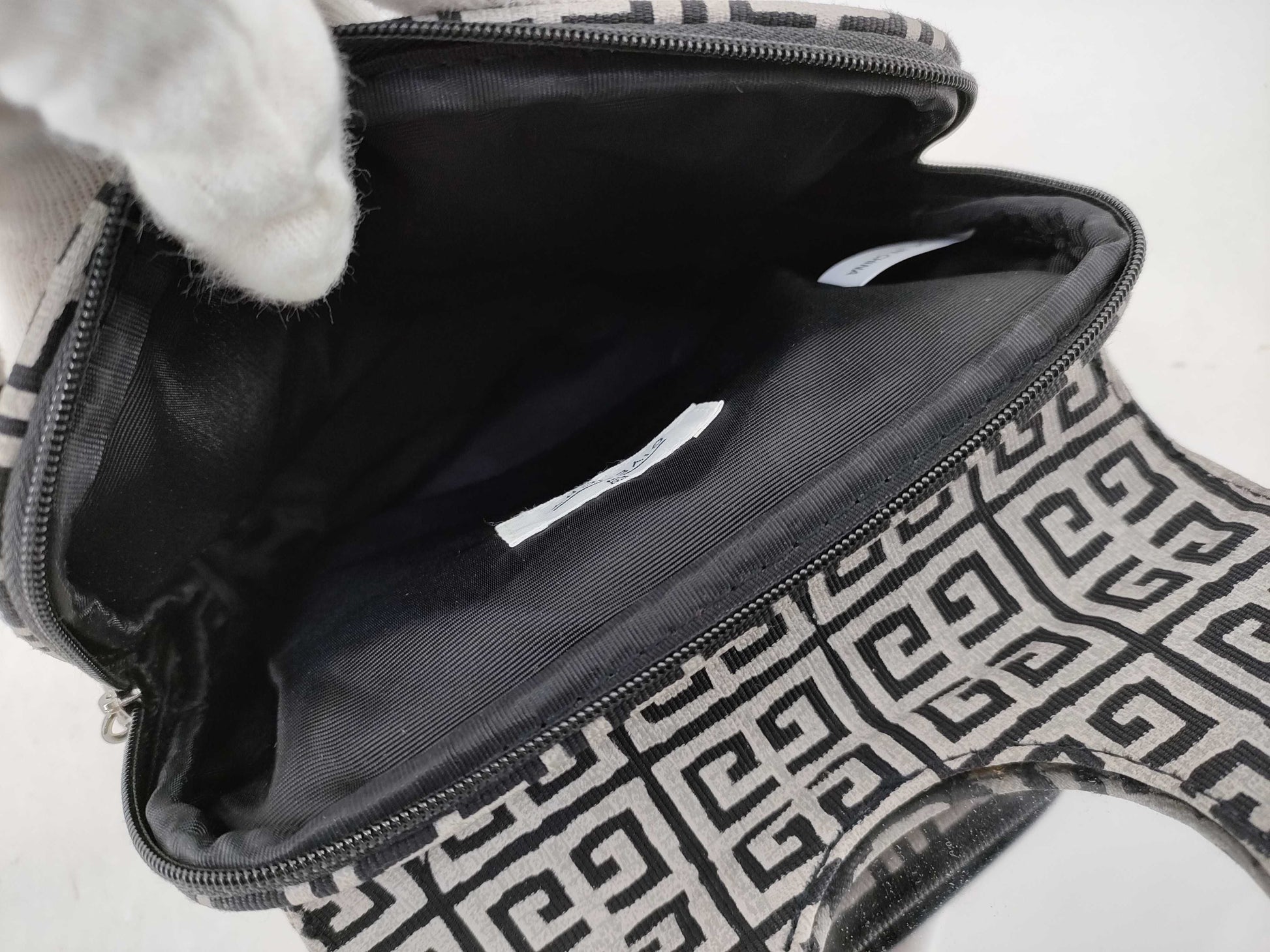 Salvatore Ferragamo Vara Burberry Shoulder Bag Shoulder Bag