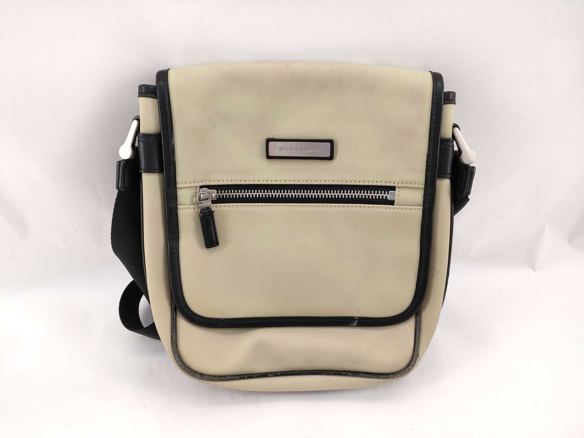 Salvatore Ferragamo Vara Burberry Shoulder Bag Shoulder Bag