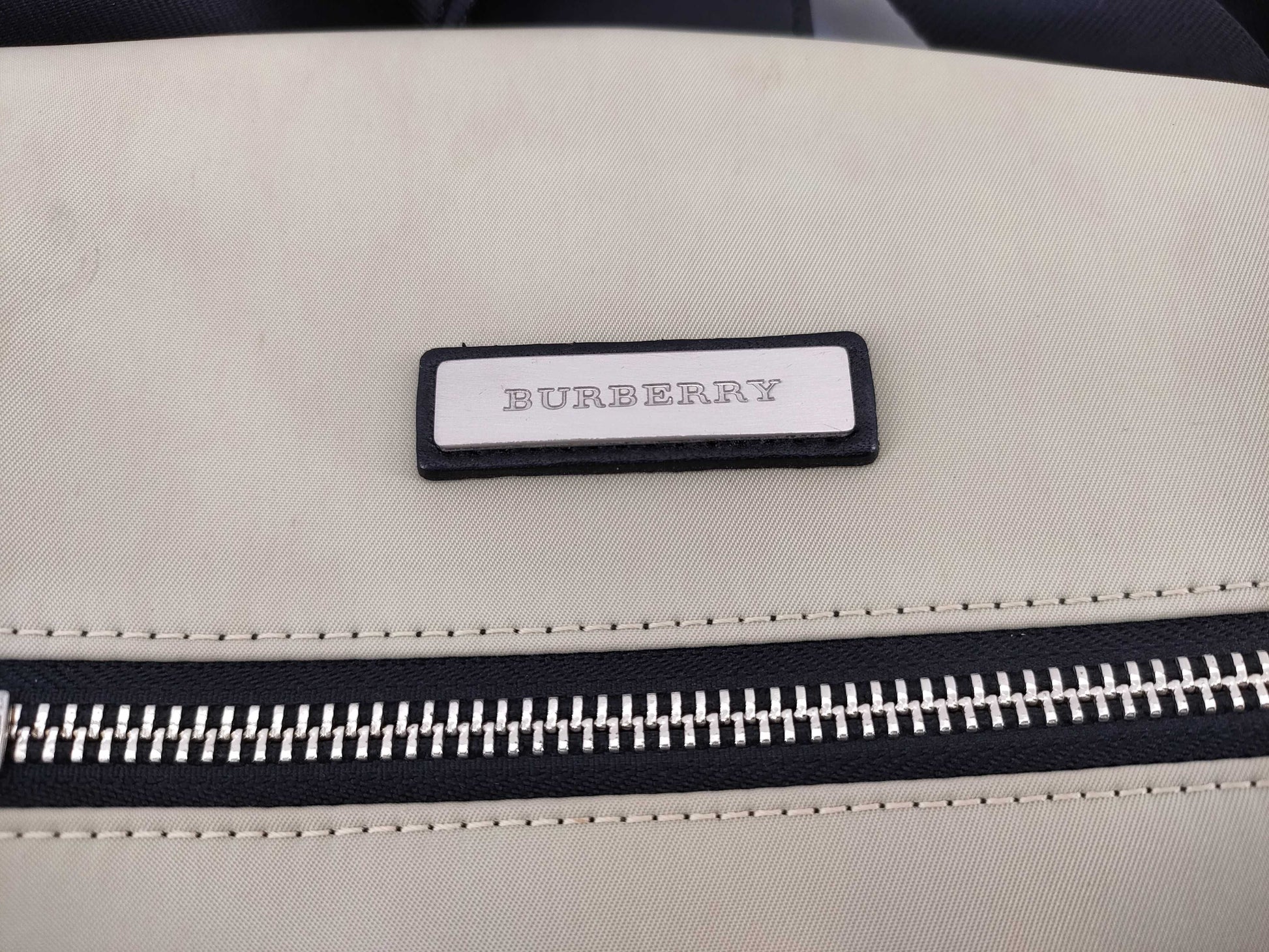 Salvatore Ferragamo Vara Burberry Shoulder Bag Shoulder Bag