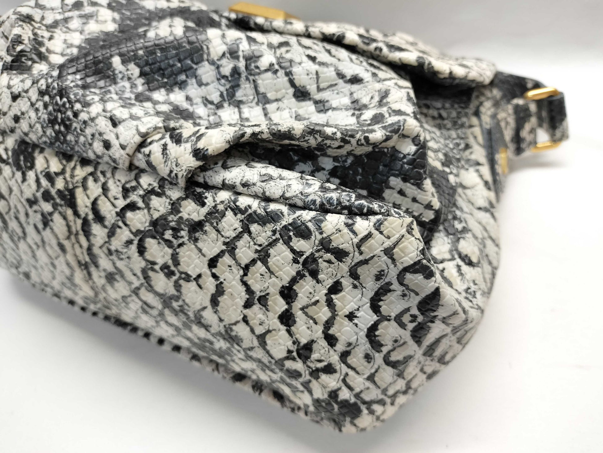 MARC BY MARC JACOBS Marc Jacobs Crocodile Shoulder Bag Shoulder Bag