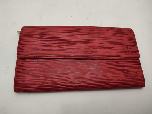 LOUIS VUITTON Epi Porte Tresor International Wallet