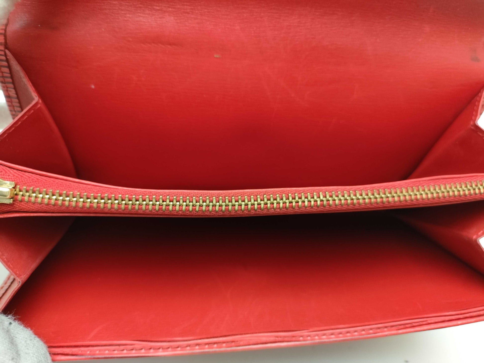 LOUIS VUITTON Epi Porte Tresor International Wallet