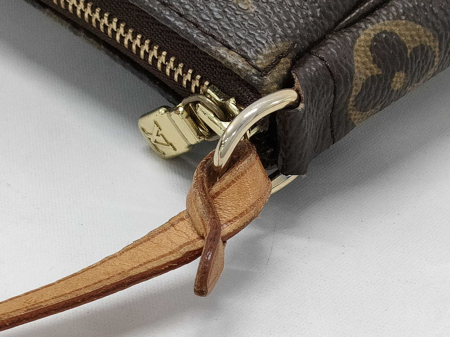 LOUIS VUITTON Monogram M40712 Pochette Accessoires Handbag