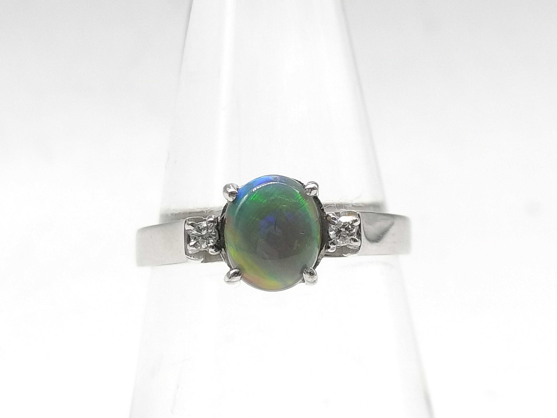 Opal and Diamond 750 3.1g Ring 