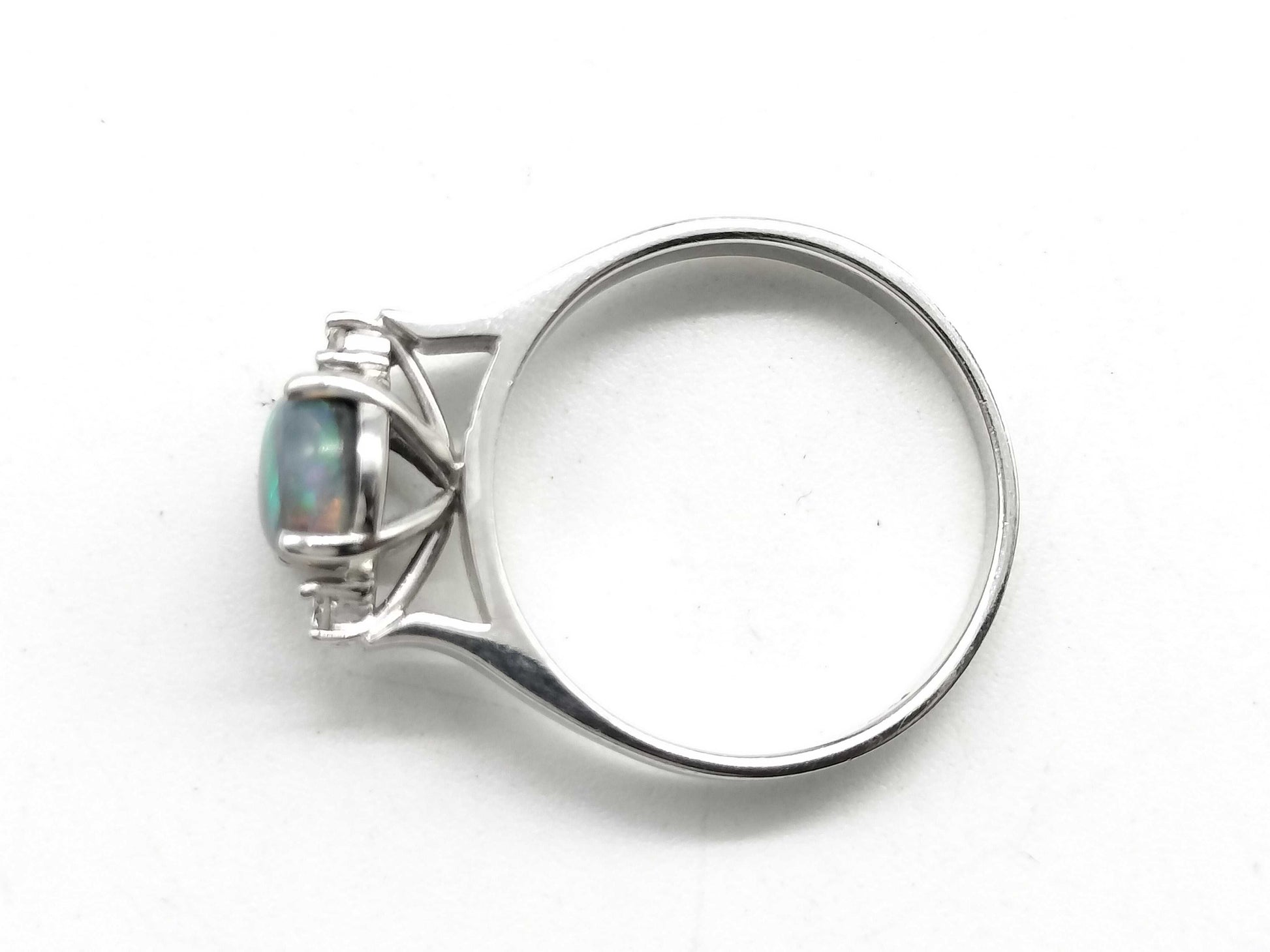 Opal and Diamond 750 3.1g Ring 