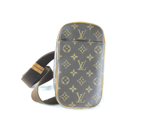LOUIS VUITTON CA1019 Monogram Pochette Ganjou Shoulder Bag