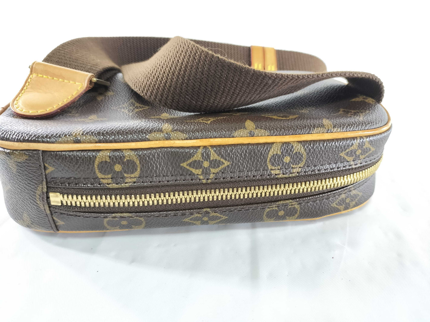 LOUIS VUITTON CA1019 Monogram Pochette Ganjou Shoulder Bag