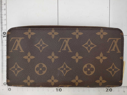 LOUIS VUITTON Monogram Evasion Zippy Wallet