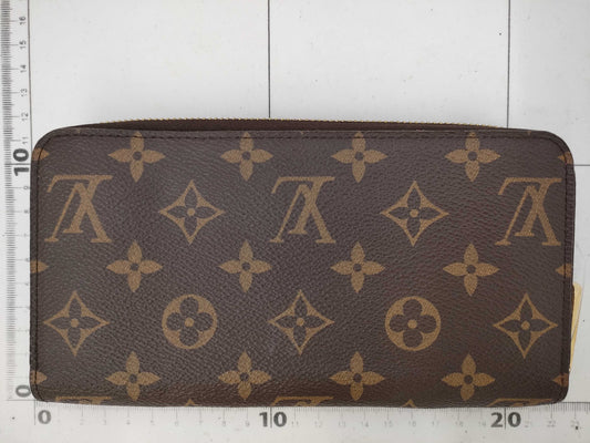 LOUIS VUITTON Monogram Evasion Zippy Wallet