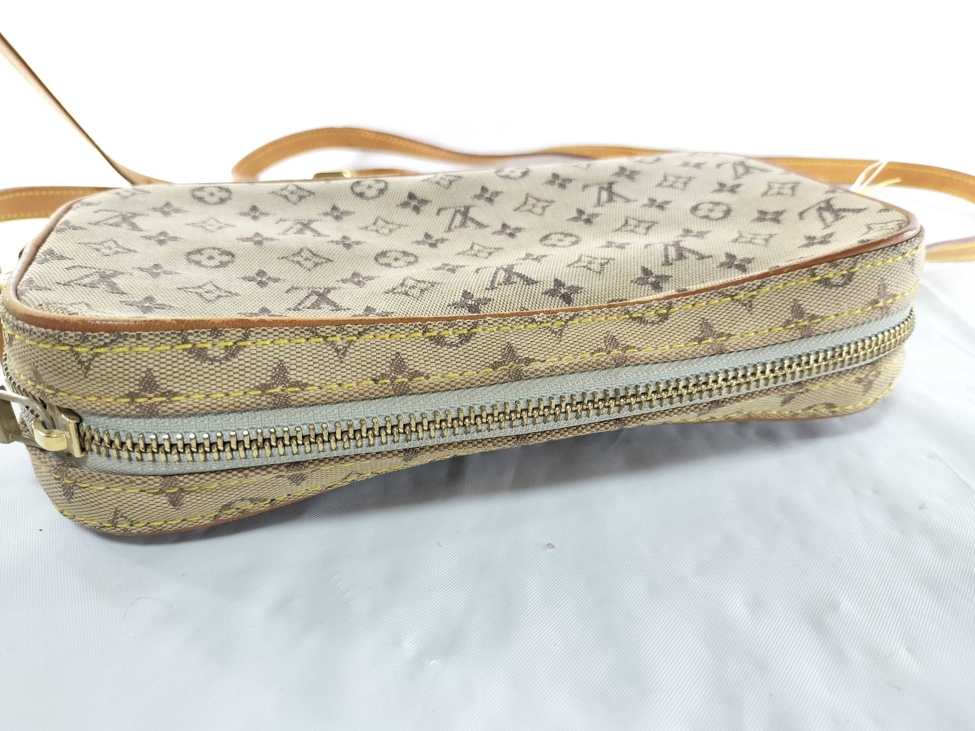 LOUIS VUITTON Monogram Minilan Juliette Shoulder Bag