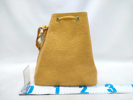 LOUIS VUITTON Epi Noe Shoulder Bag